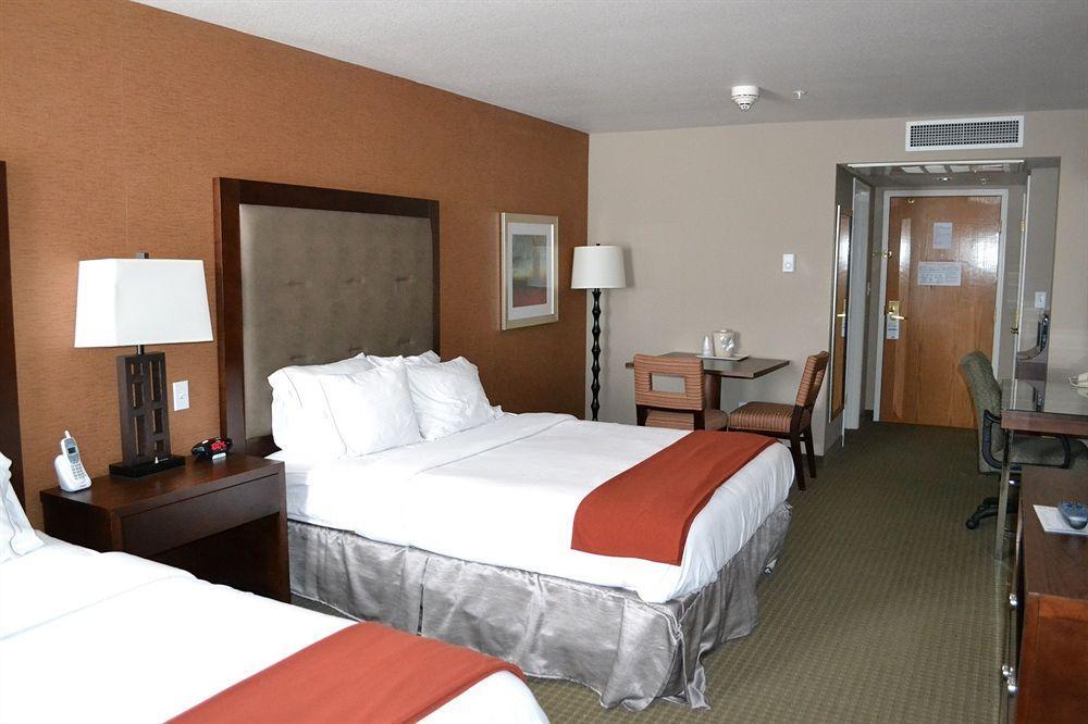 Holiday Inn Express & Suites Bozeman West By Ihg Екстериор снимка